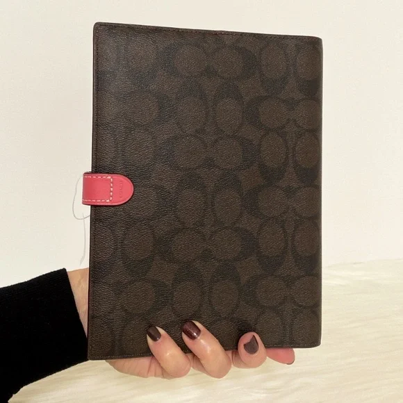 NWT💃Coach Notebook In Signature Canvas With Varsity Motif - Picture 2 of 6